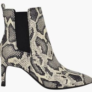 NWT Calvin Klein Samara Bootie